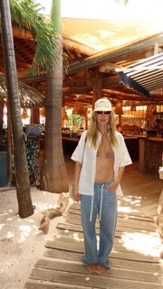 Gabriela Prioli feet photo thumbnail