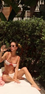 Gabriela Prioli feet photo thumbnail
