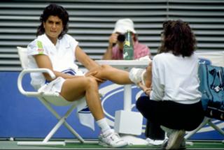 Gabriela Sabatini feet photo thumbnail