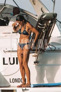 Gabriela Sabatini feet photo thumbnail