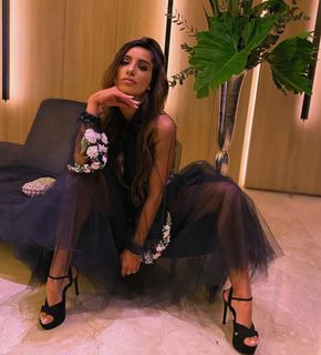 Gabriela Sari feet photo 8