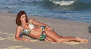 Gabriela Spanic feet photo thumbnail