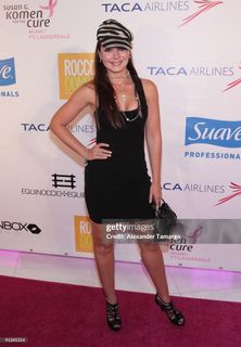 Gabriela Spanic feet photo 7