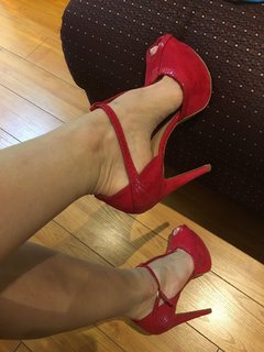 Gabriela Vergara feet photo 8