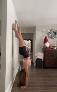 Gabriella Annalisa feet photo thumbnail