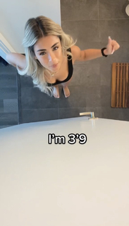 Gabriella Annalisa feet photo thumbnail