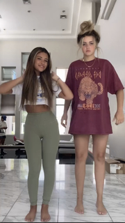 Gabriella Annalisa feet photo thumbnail