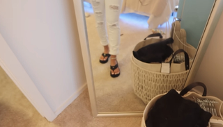 Gabriella Annalisa feet photo thumbnail