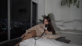 Gabriella Annalisa feet photo thumbnail