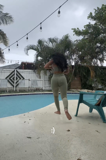 Gabriella Annalisa feet photo thumbnail