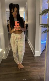 Gabriella Annalisa feet photo thumbnail