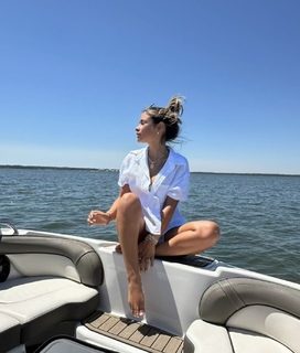 Gabriella Annalisa feet photo thumbnail