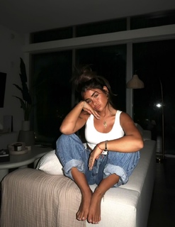 Gabriella Annalisa feet photo thumbnail