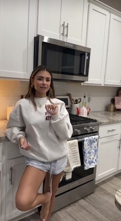 Gabriella Annalisa feet photo thumbnail