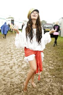 Gabriella Cilmi feet photo 7