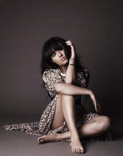 Gabriella Cilmi feet photo 3