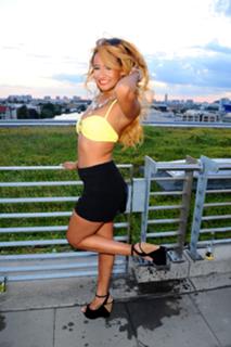 Gabriella De Almeida Rinne feet photo 6
