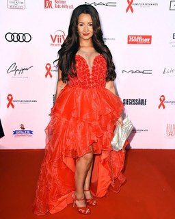 Gabriella De Almeida Rinne feet photo 1