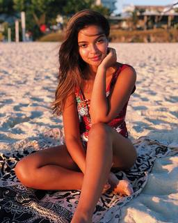 Gabriella Mustafá feet photo 20