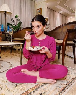 Gabriella Mustafá feet photo 1
