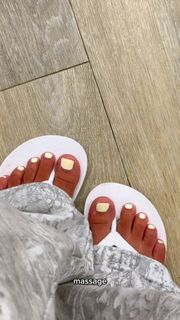 Gabriella Saraivah feet photo 10