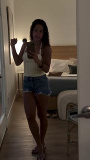 Gabriella Saraivah feet photo 2