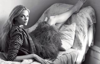 Gabriella Wilde feet photo thumbnail