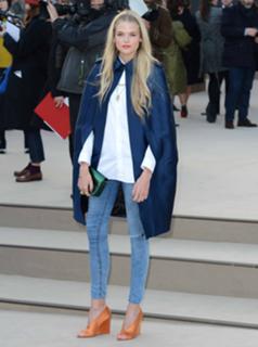 Gabriella Wilde feet photo thumbnail