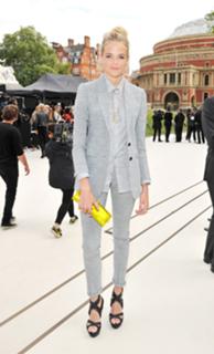 Gabriella Wilde feet photo thumbnail