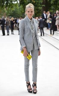 Gabriella Wilde feet photo thumbnail