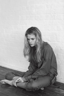 Gabriella Wilde feet photo thumbnail