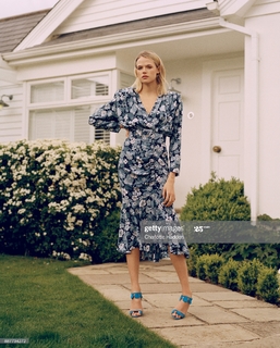 Gabriella Wilde feet photo thumbnail