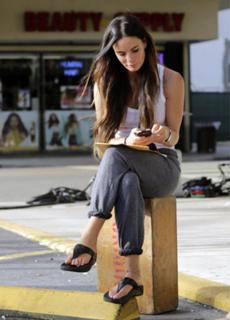 Gabrielle Anwar feet photo thumbnail