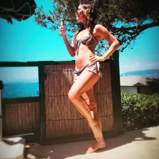 Gabrielle Anwar feet photo thumbnail
