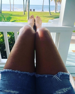 Gabrielle Anwar feet photo thumbnail
