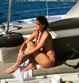 Gabrielle Anwar feet photo thumbnail