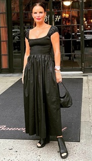 Gabrielle Anwar feet photo thumbnail