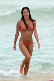 Gabrielle Anwar feet photo thumbnail