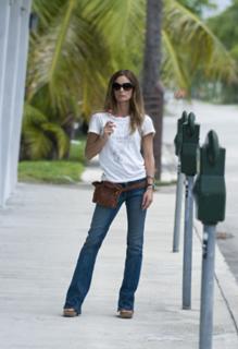 Gabrielle Anwar feet photo thumbnail