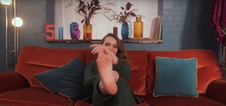 Gabrielle Aplin feet photo 18