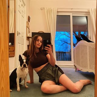 Gabrielle Aplin feet photo 2
