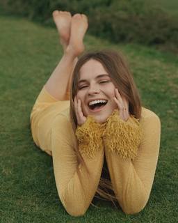 Gabrielle Aplin feet photo 17