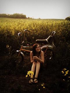 Gabrielle Aplin feet photo 2