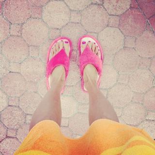 Gabrielle Bernstein feet photo 3