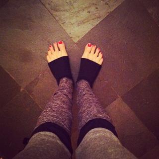 Gabrielle Bernstein feet photo 3