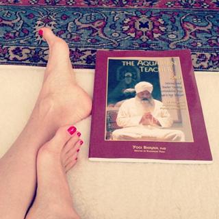 Gabrielle Bernstein feet photo 19