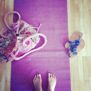 Gabrielle Bernstein feet photo 16