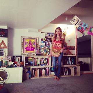 Gabrielle Bernstein feet photo 9