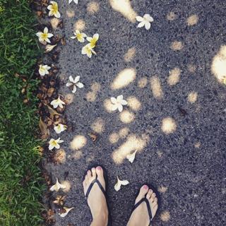 Gabrielle Bernstein feet photo 16