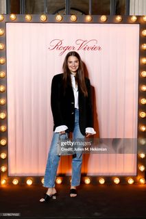 Gabrielle Caunesil feet photo 17